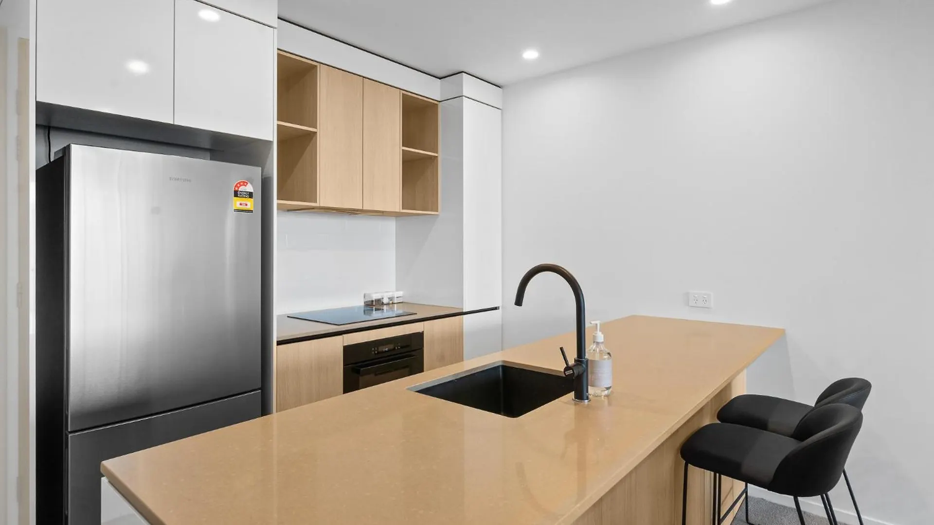 גולד קוסט Immaculate Burleigh Apartment At Sandbar Burleigh Heads 0*, גולד קוסט